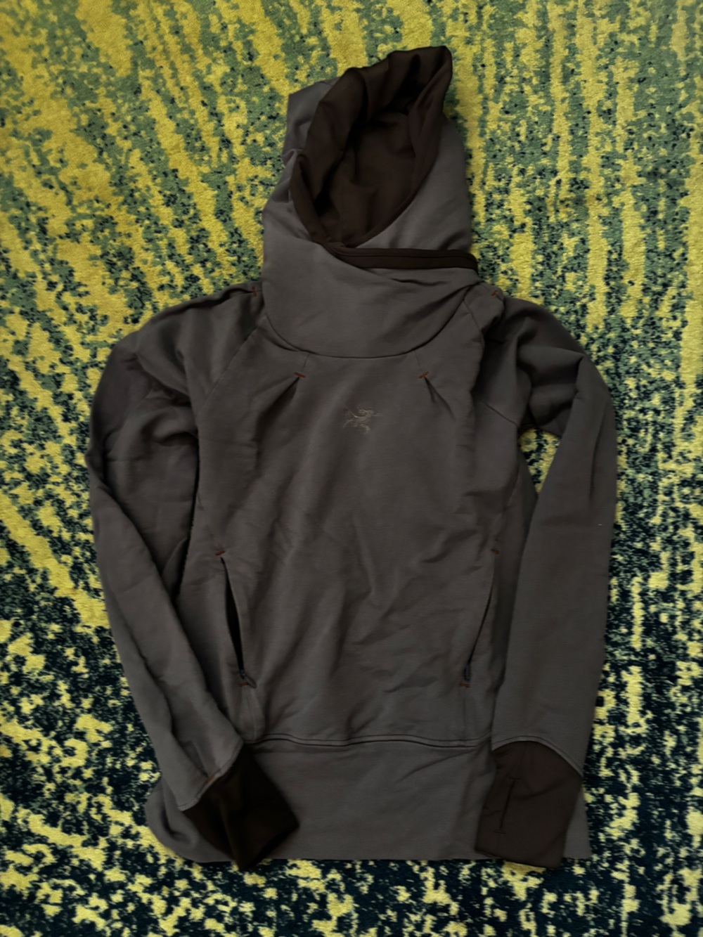 Arcteryx purple Hooded Pullover Sweatshirt with High Collar size medium worn onc